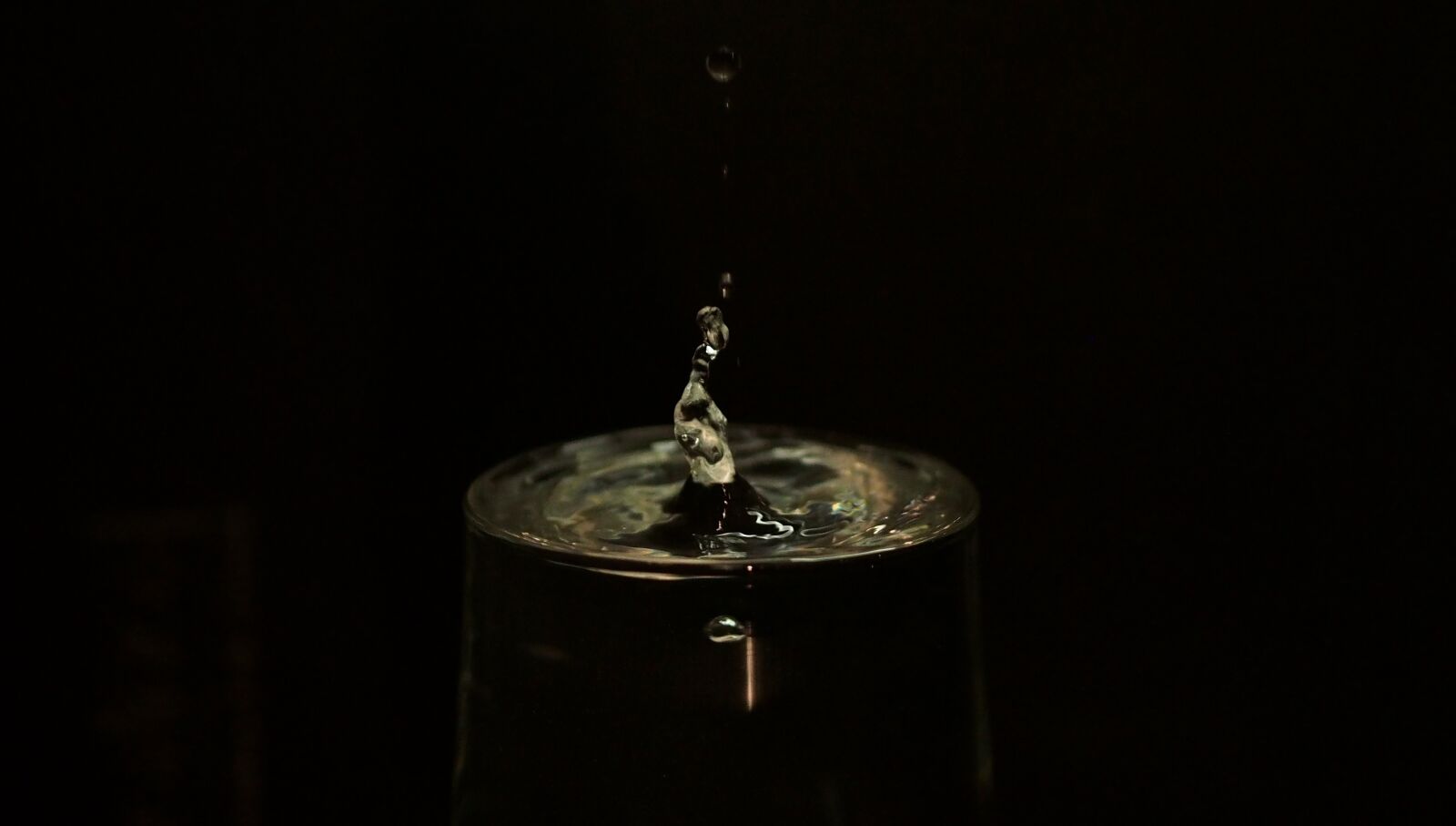 Olympus PEN E-PL5 sample photo. Drop, water photography