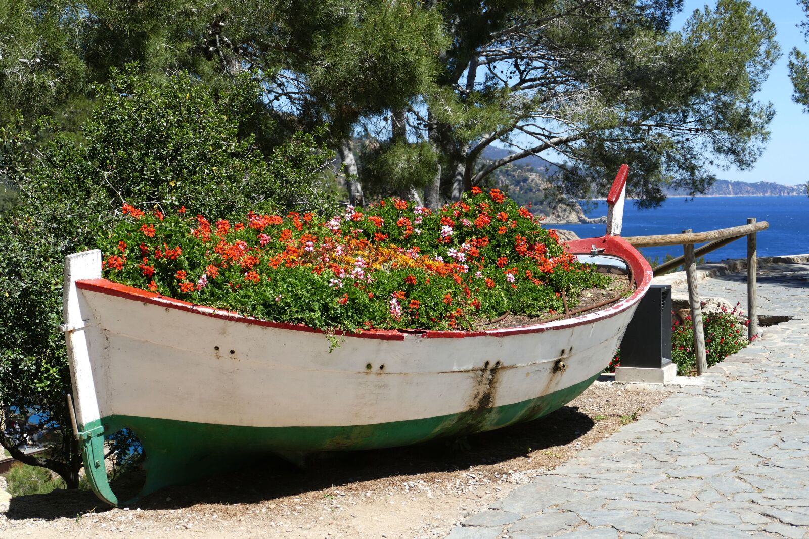 Panasonic Lumix DMC-FZ1000 sample photo. Spain, costa brava, landscape photography
