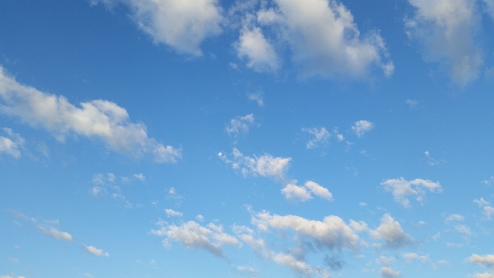 Samsung Galaxy S5 sample photo. Sky, clouds, moon photography