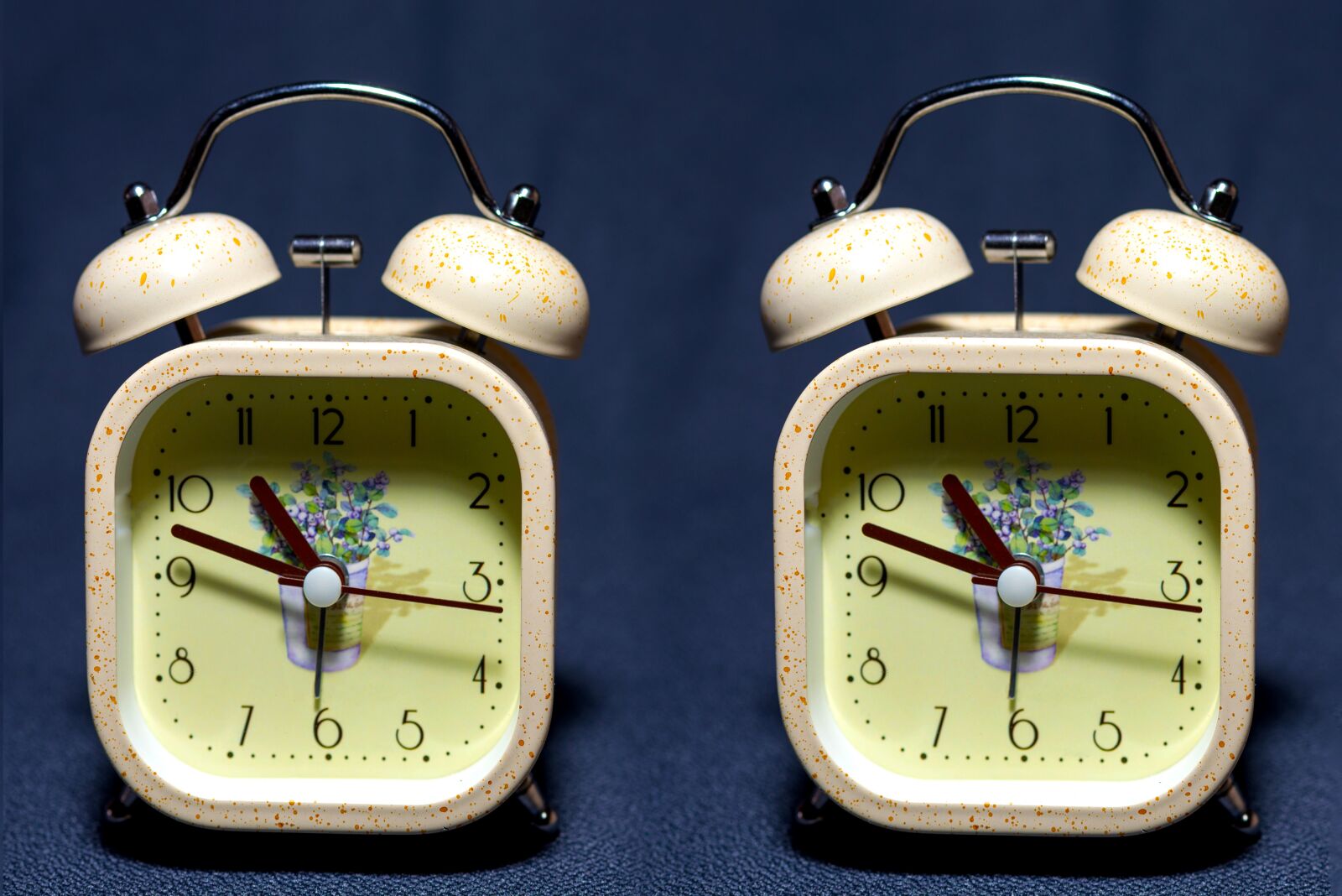 Nikon D610 sample photo. Clock, alarm, analog photography