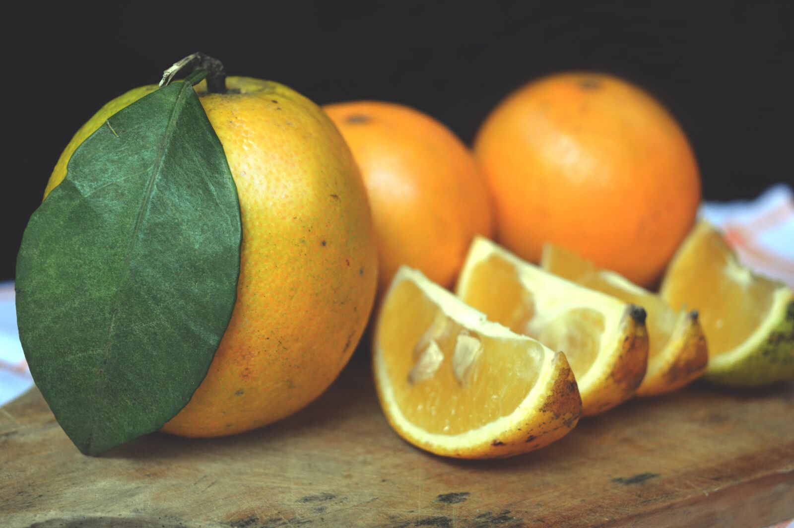 Nikon D3200 sample photo. Tangerine, tangerine fruits, sliced photography