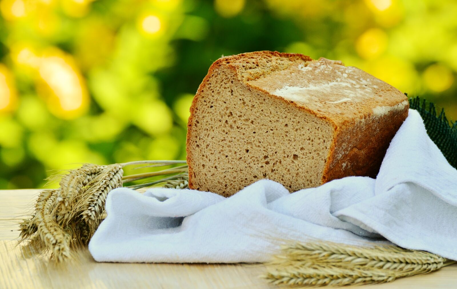 Nikon D5100 sample photo. Bread, cereals, bake photography