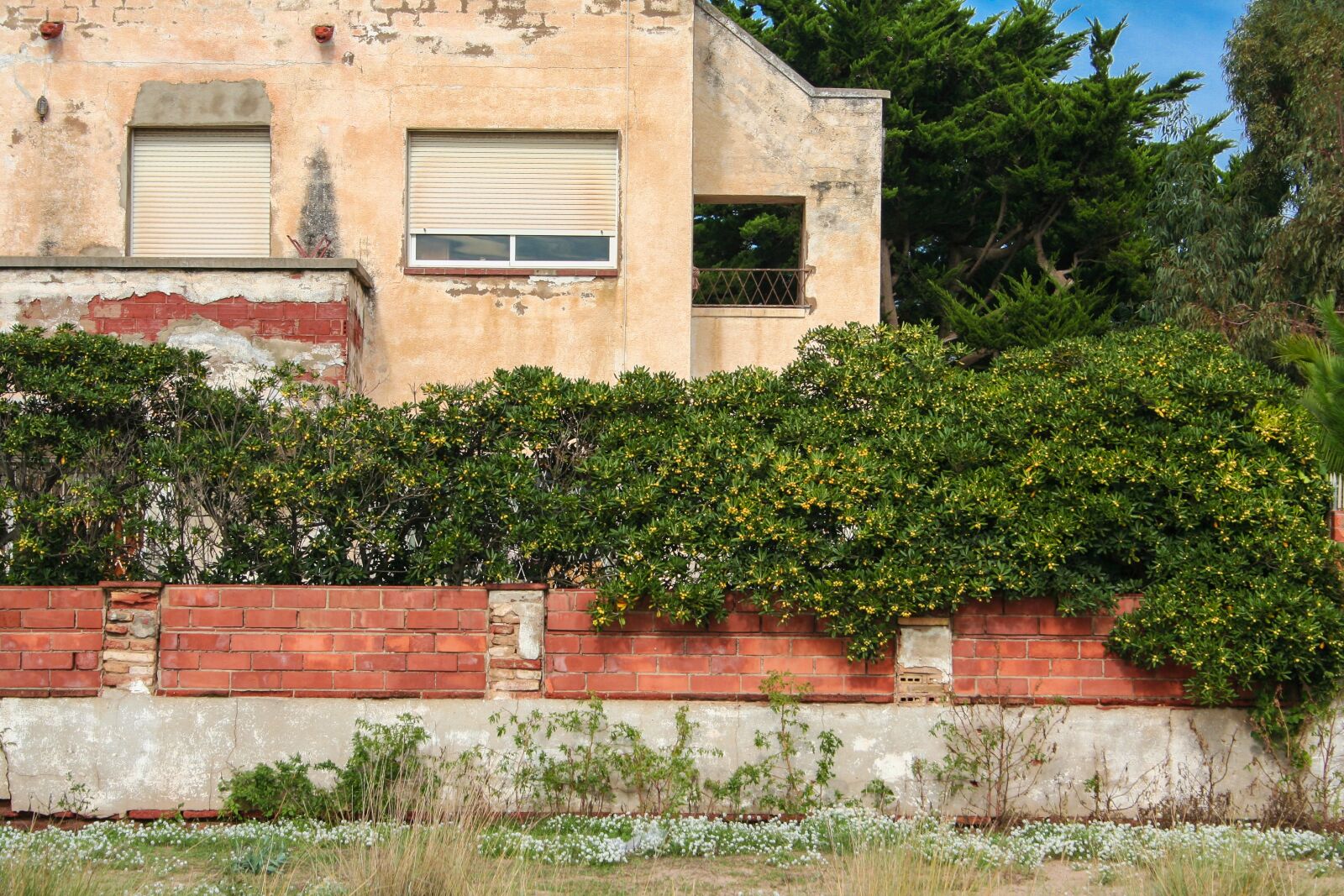 Canon EOS 350D (EOS Digital Rebel XT / EOS Kiss Digital N) sample photo. Architecture, building, holidays photography