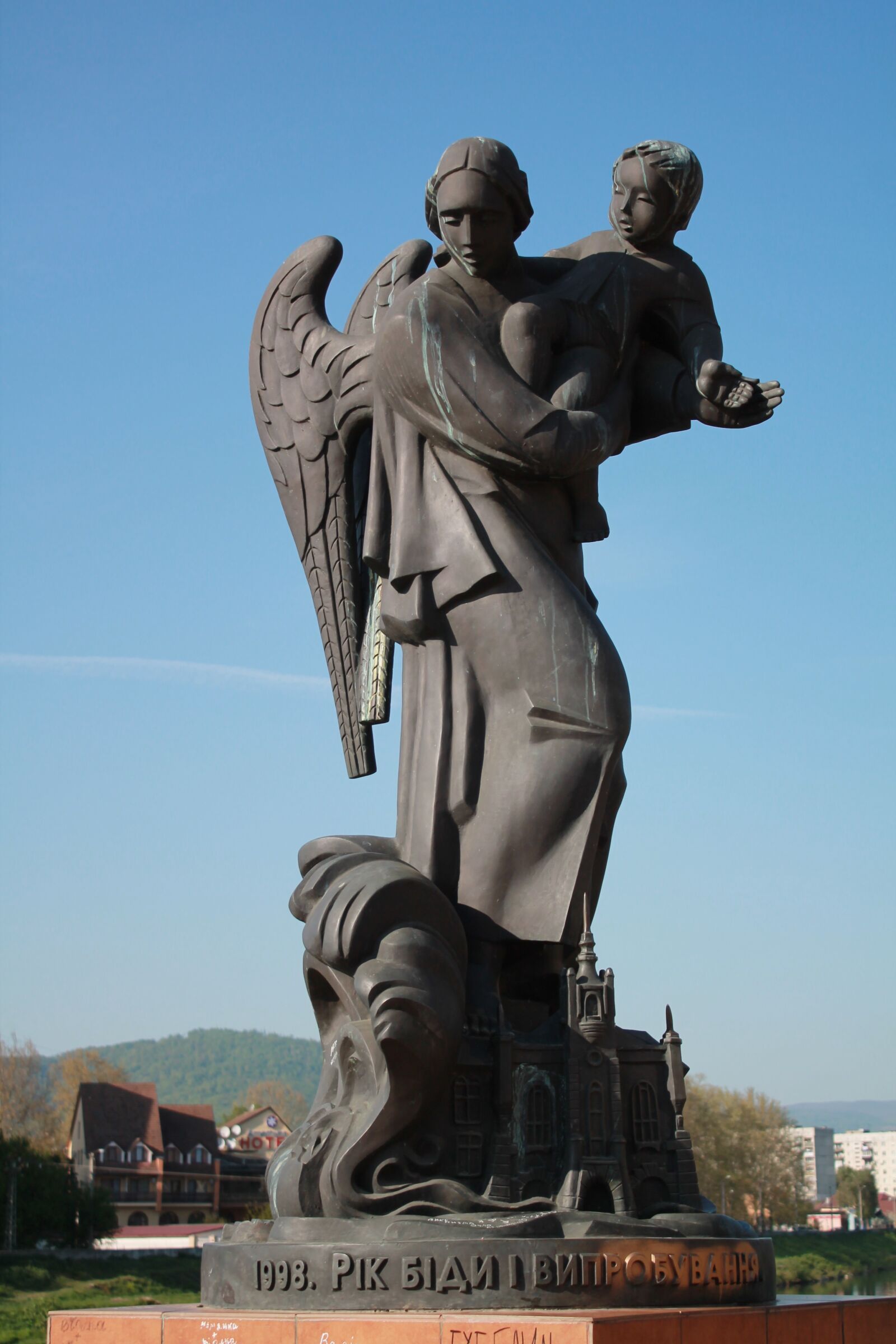Canon EOS 1100D (EOS Rebel T3 / EOS Kiss X50) sample photo. Statue, sculpture, travel photography