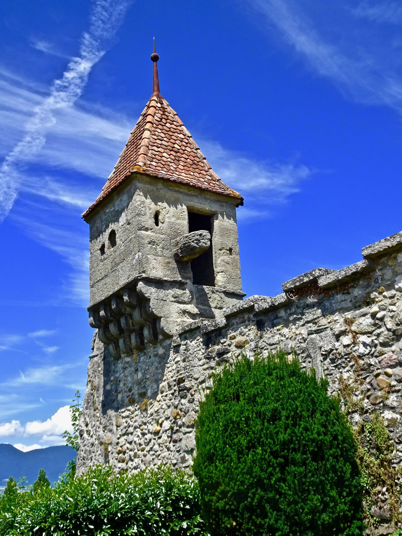Sony Cyber-shot DSC-HX90V sample photo. Embattlement, tower, stone photography
