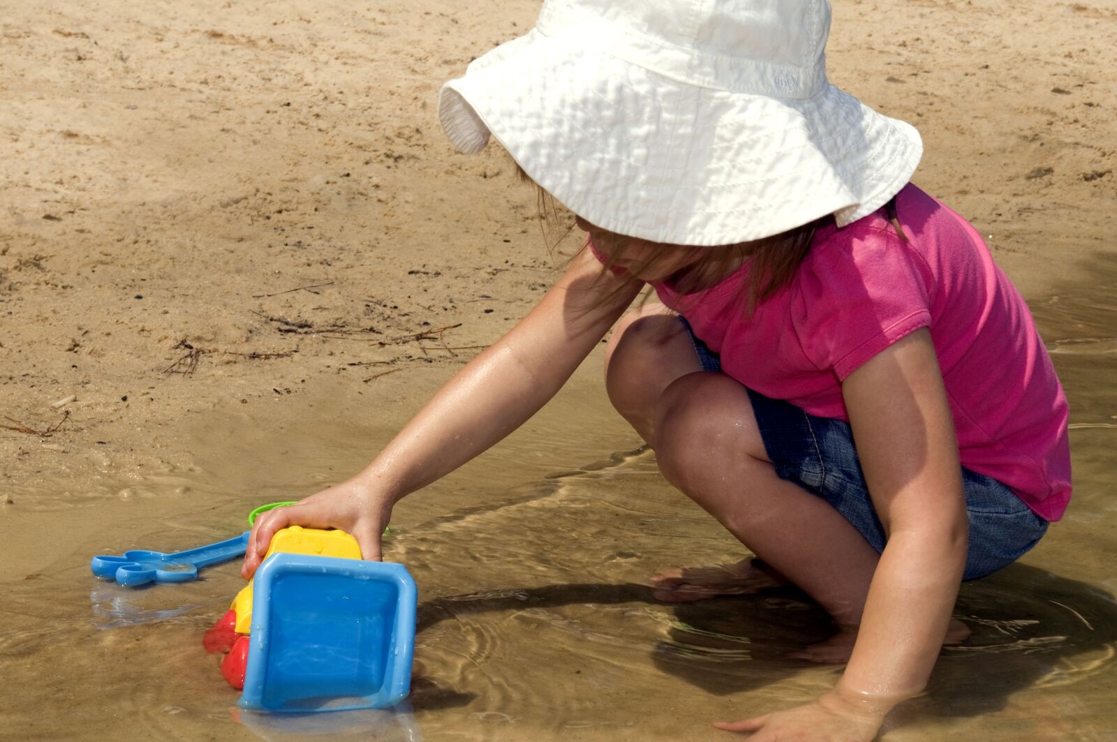 Nikon D300 sample photo. Girl, play, plastic, toys photography