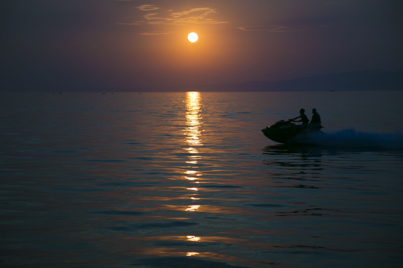 Canon EOS 6D + Canon EF 24-105mm F4L IS USM sample photo. Sunset, reverse light, beach photography