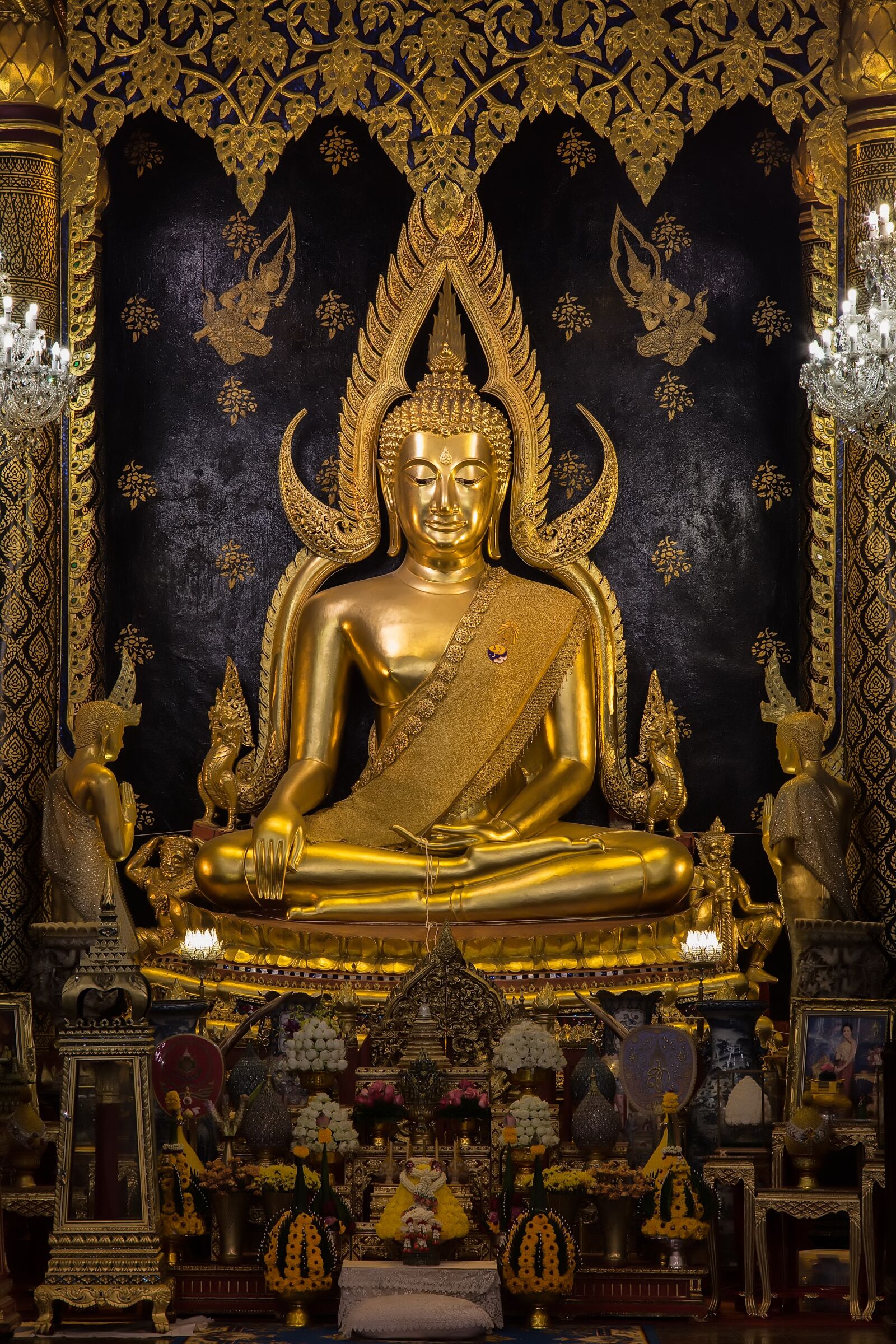 Canon EOS 6D + Canon EF 24-105mm F4L IS USM sample photo. Phra buddha chinnarat, phitsanulok photography