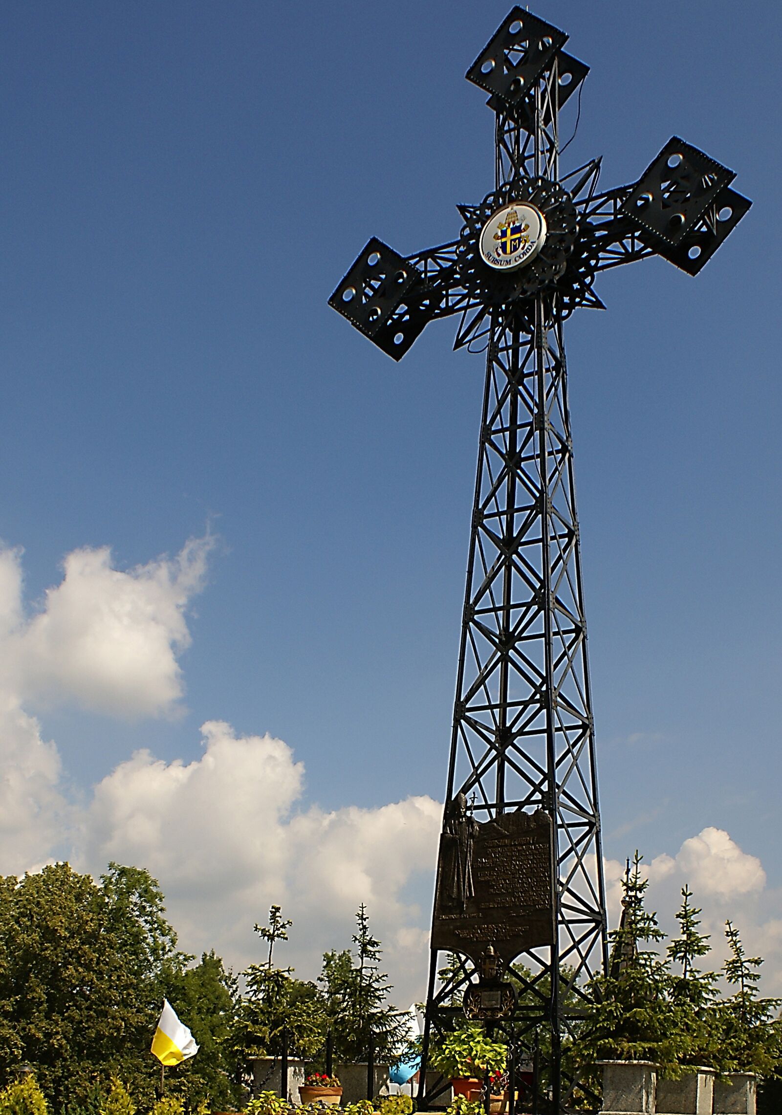 Sony Alpha DSLR-A100 sample photo. Cross, the design of photography