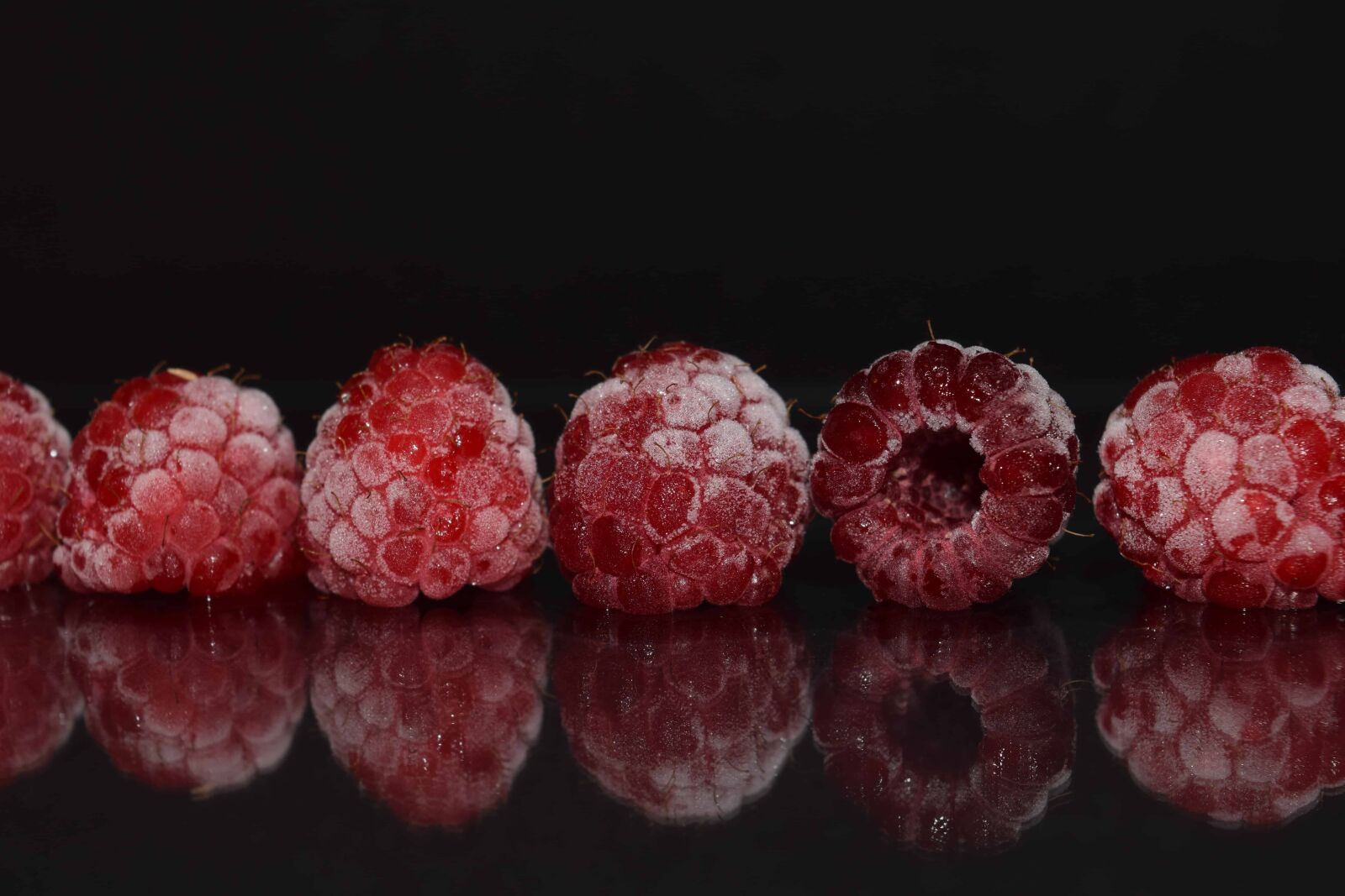 Nikon D3300 sample photo. Raspberry, macro, detail, darkness photography