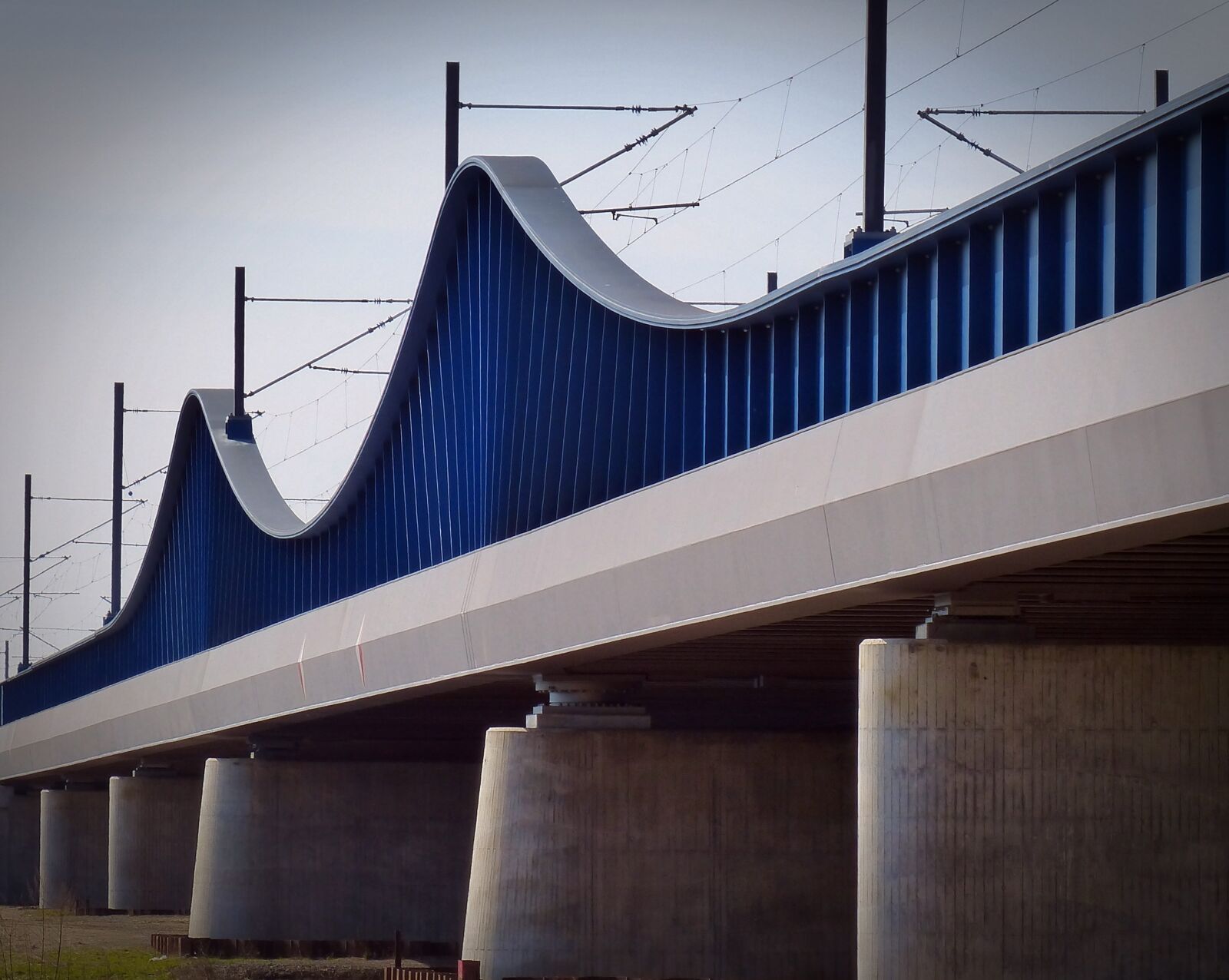 Panasonic Lumix DMC-FZ200 sample photo. Railway bridge, architecture, bridge photography