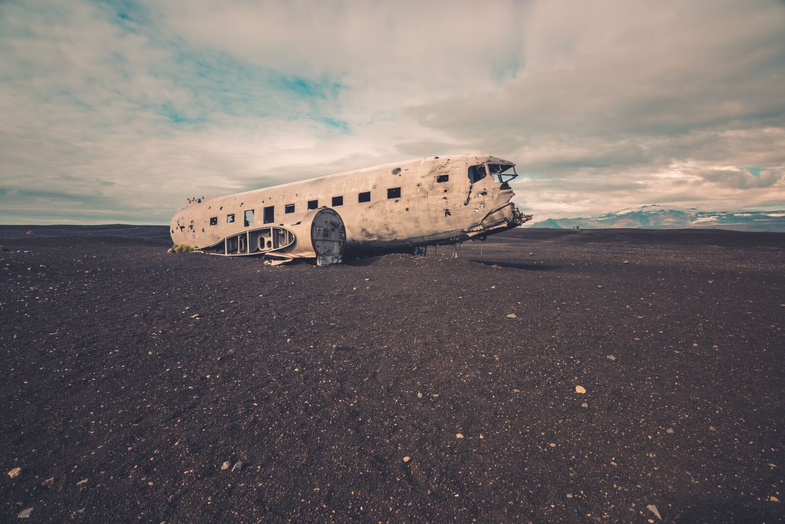 Canon EOS 70D sample photo. Abandoned, airplane, wreck photography