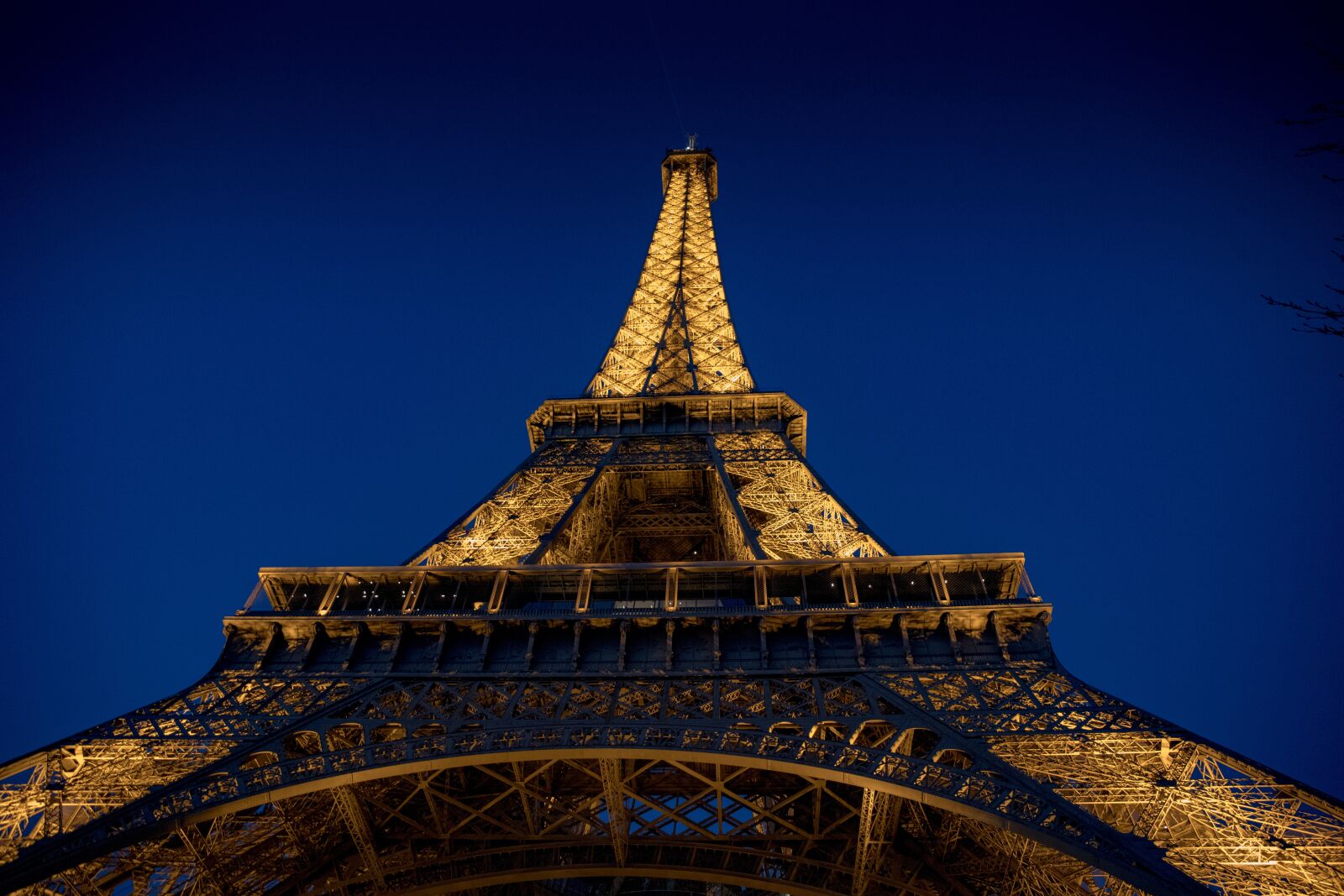 Canon EOS 6D Mark II sample photo. Eiffel tower, paris, night photography