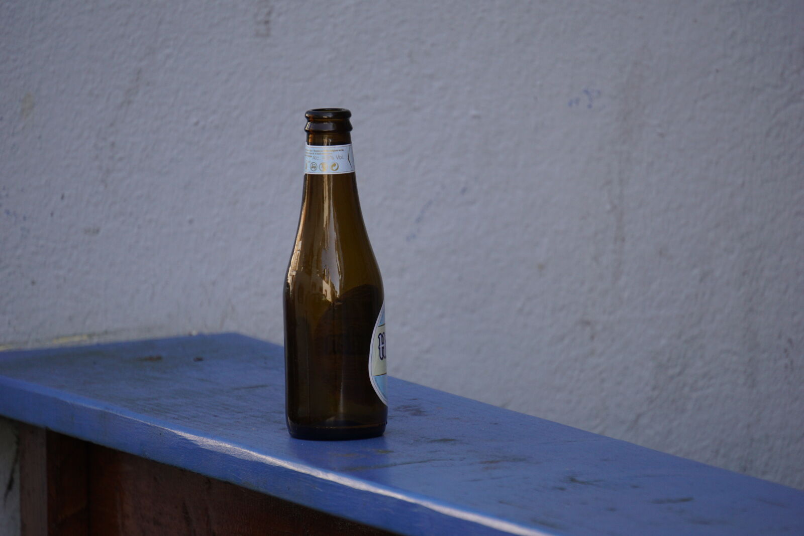 Sony E 55-210mm F4.5-6.3 OSS sample photo. Alcool, beer, bouteille, canette photography