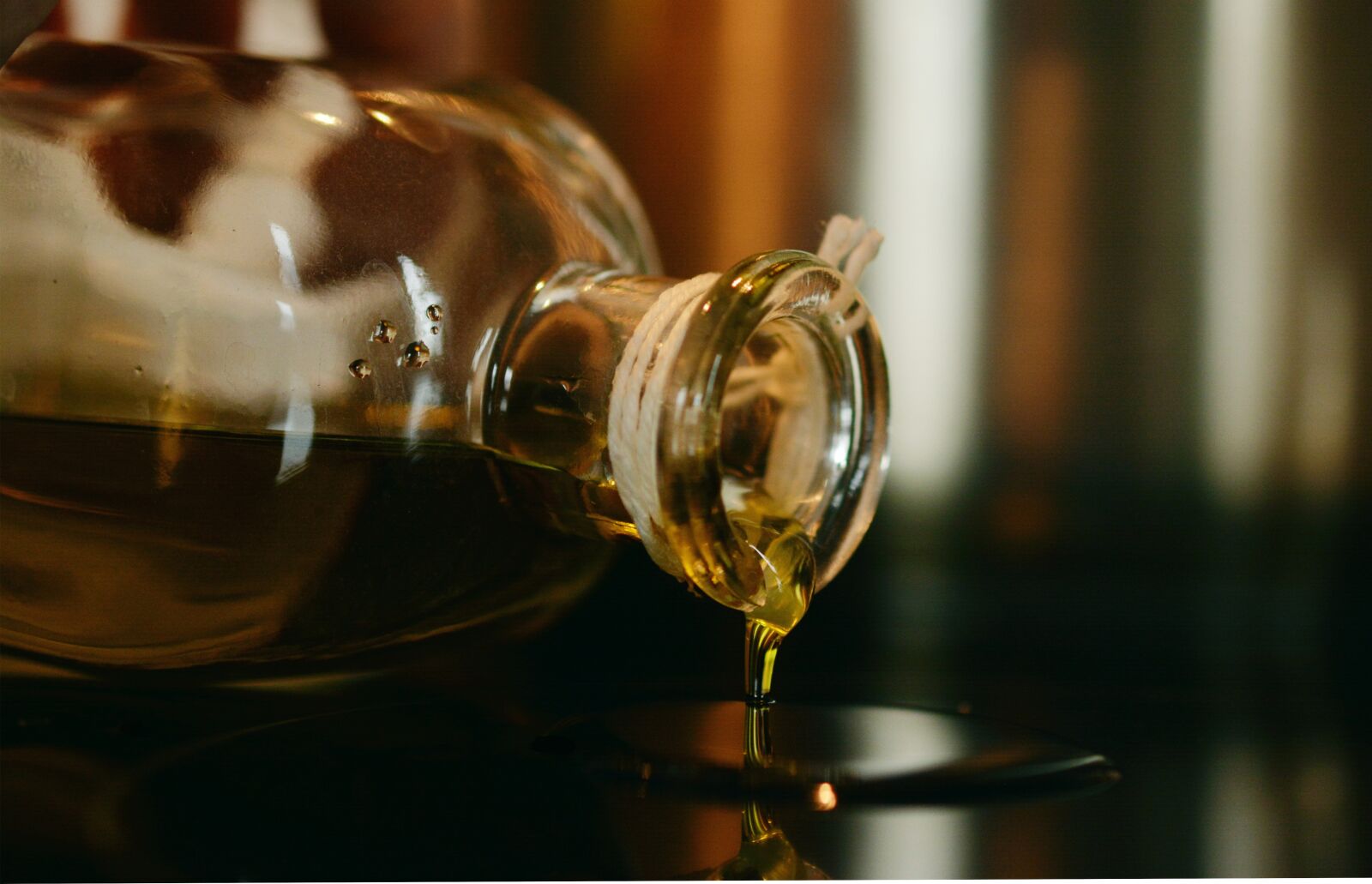 Nikon D5200 sample photo. Oil, olive oil, glass photography