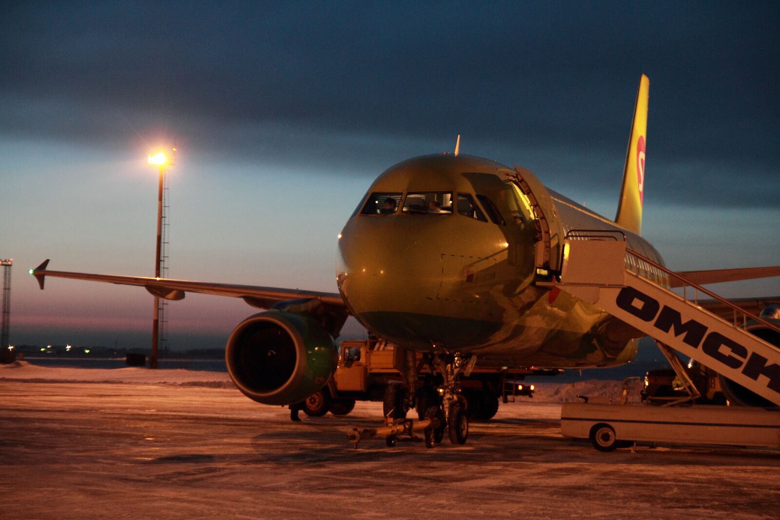 Canon EOS 7D sample photo. Plane, s7, sibir airlines photography