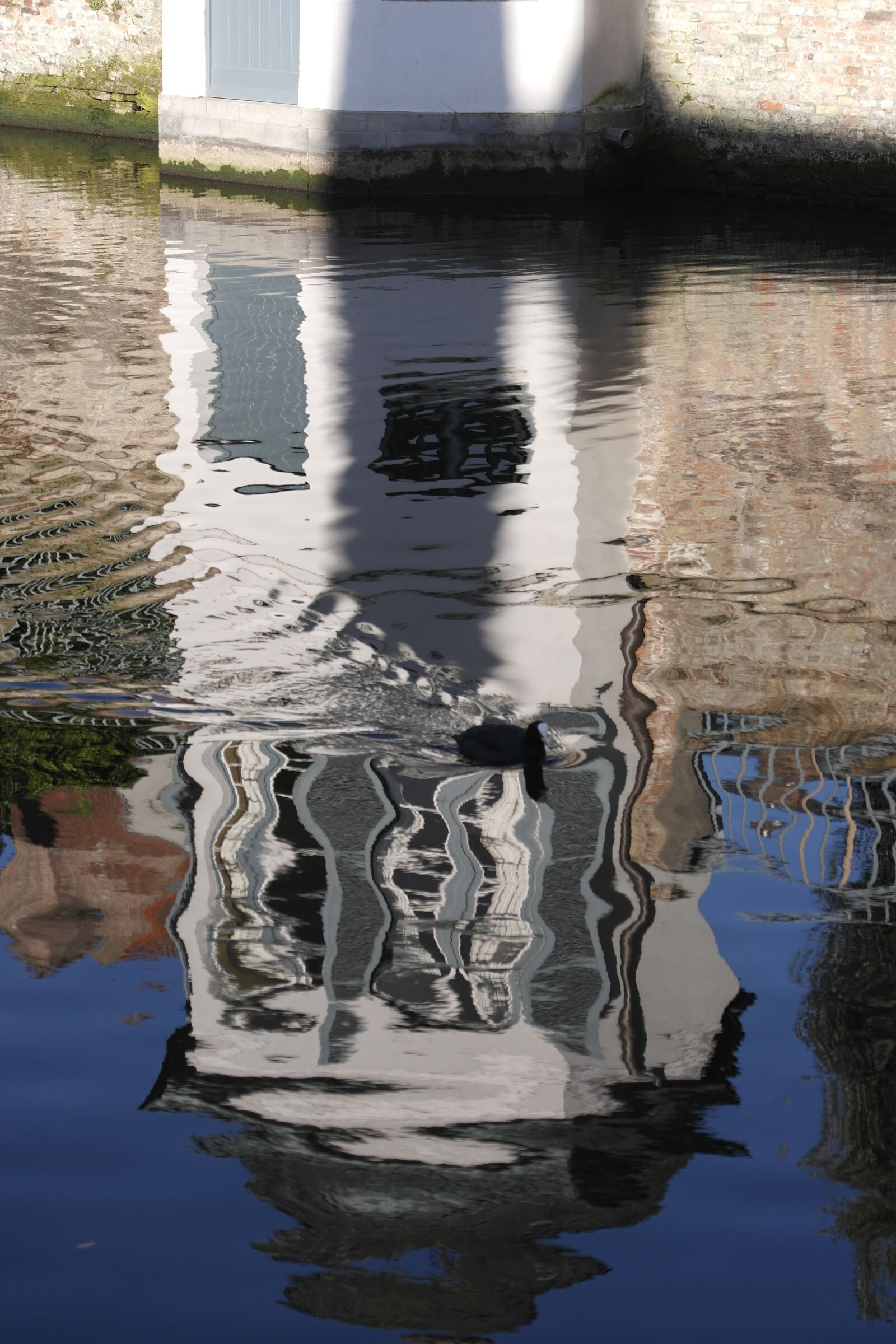Samsung NX1000 sample photo. Water, bruges, reflections photography
