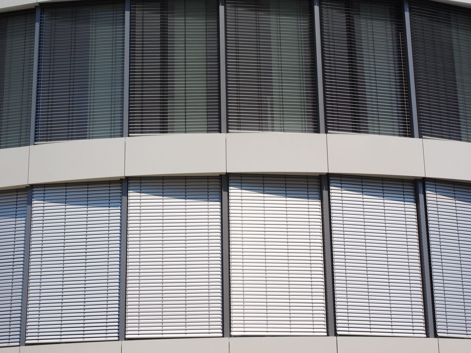 Olympus OM-D E-M1 + Olympus M.Zuiko Digital ED 12-40mm F2.8 Pro sample photo. Window, shutters, house photography
