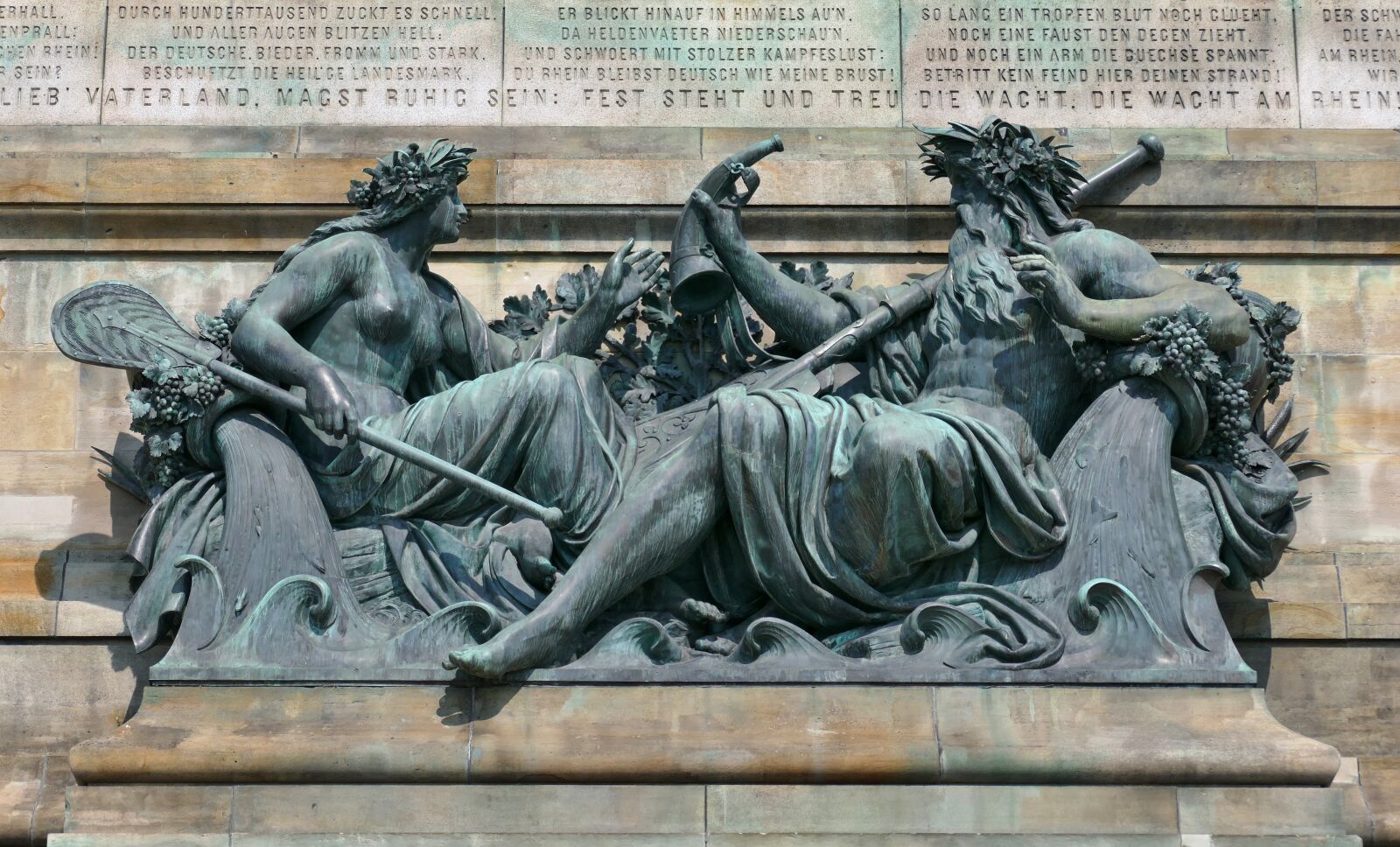 Panasonic Lumix DMC-FZ1000 sample photo. The niederwalddenkmal, bronze group photography