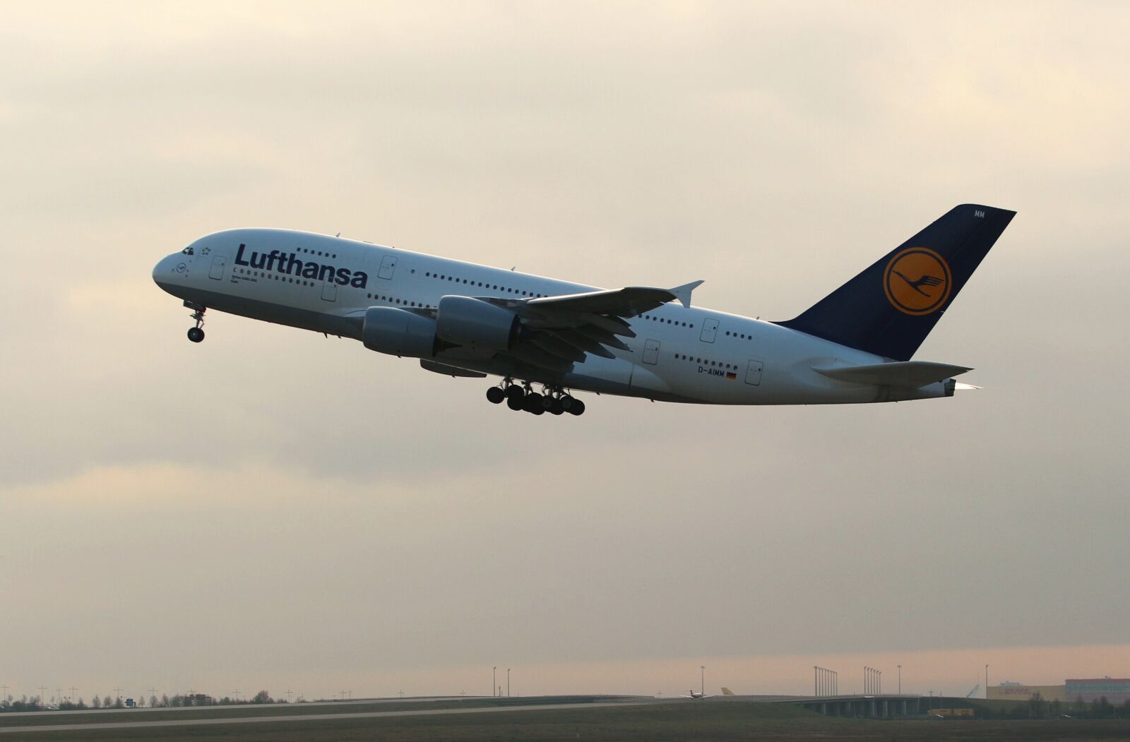 Canon EF 70-200mm F4L USM sample photo. Lufthansa, aircraft, travel photography
