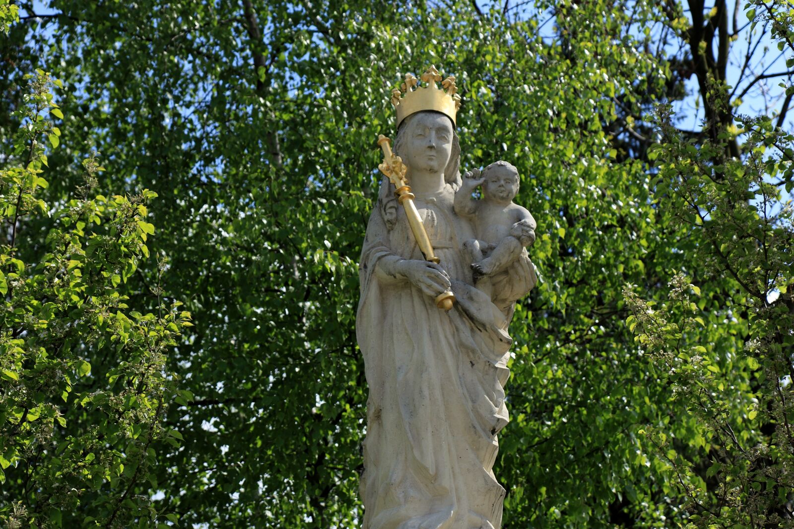 Canon EOS 7D Mark II sample photo. Madonna, sculpture, figure photography