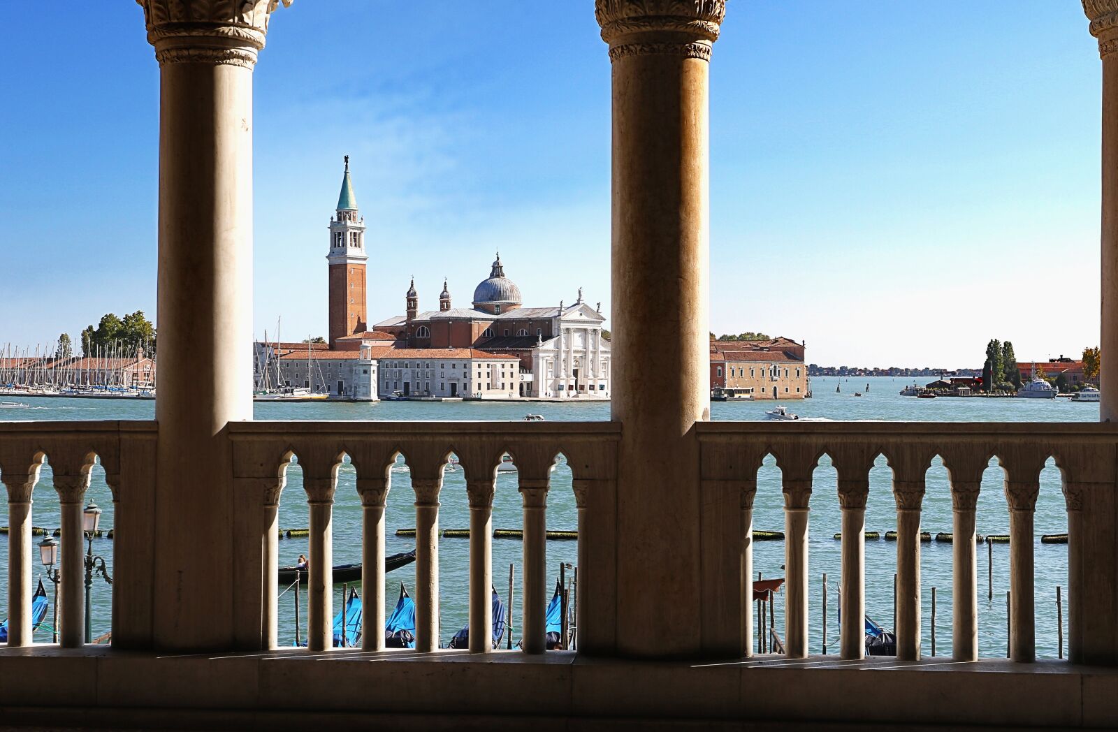 Canon EF 16-35mm F4L IS USM sample photo. Italy, holidays, venice photography