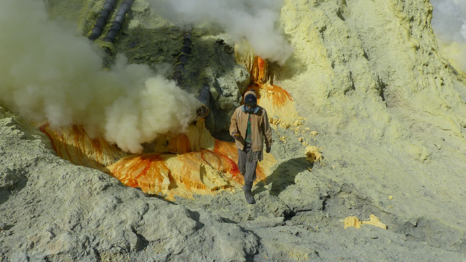 Panasonic Lumix DMC-FZ200 sample photo. Indonesia, java, volcano photography