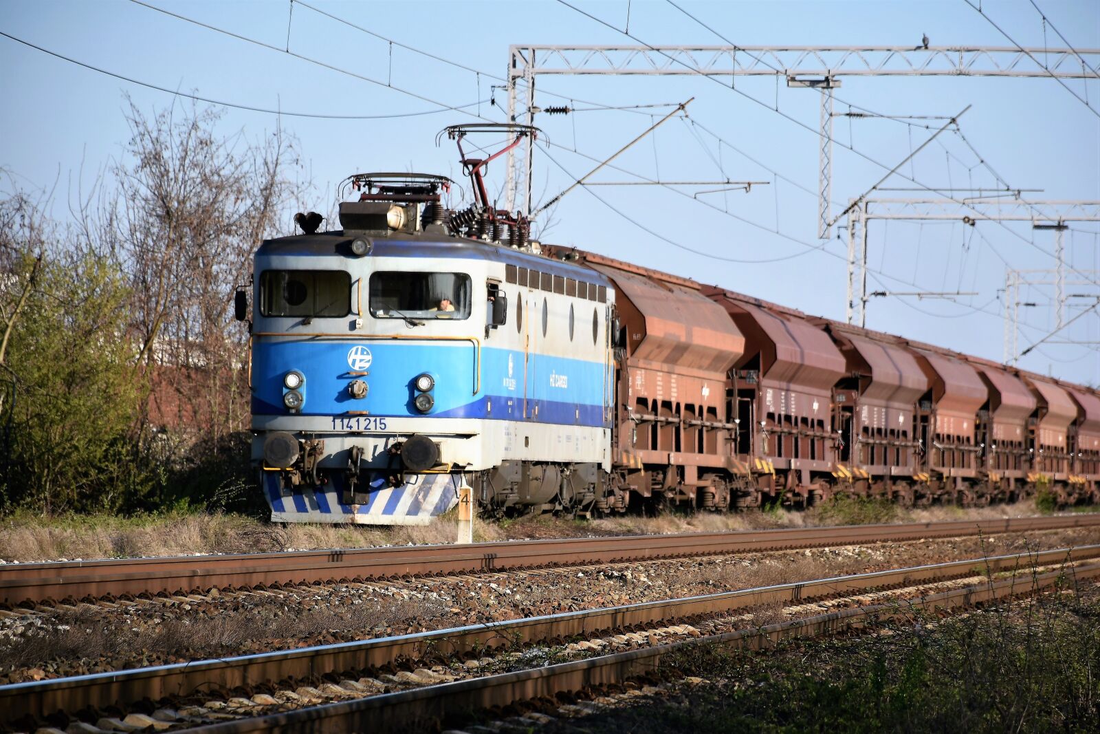 Nikon D5600 sample photo. Cargo train, electric locomotive photography