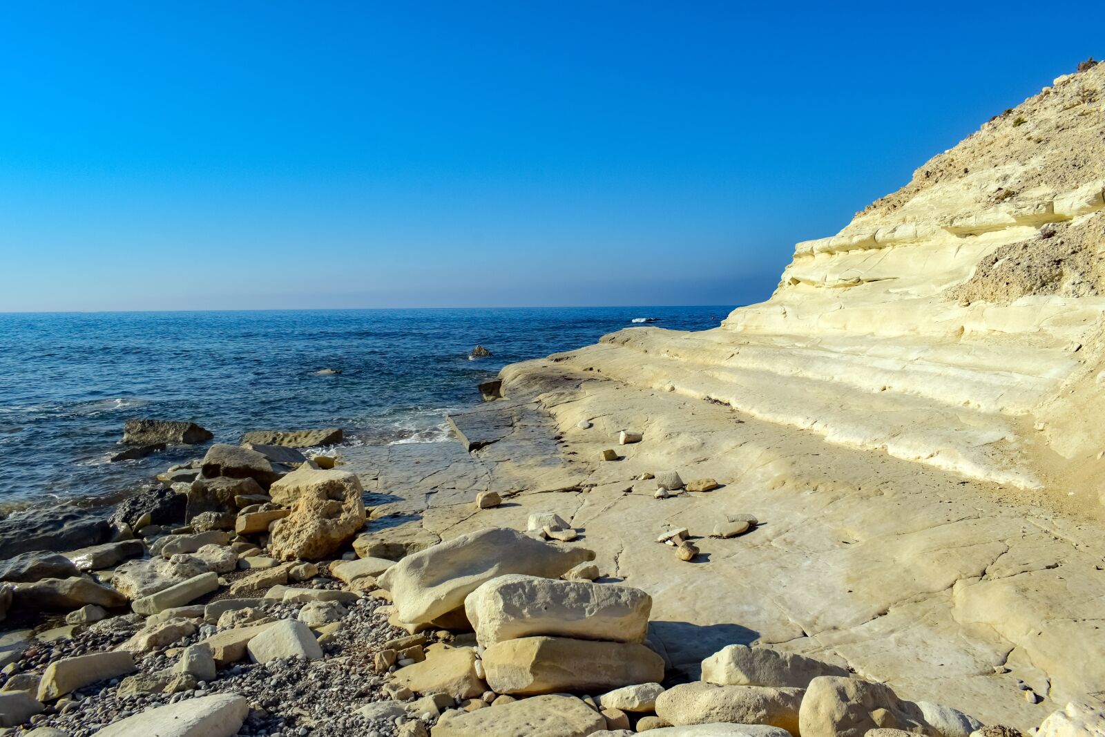 Nikon D3300 sample photo. Beach, rock, white photography