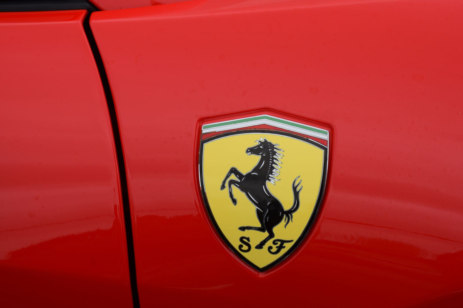 Nikon D3300 sample photo. Ferrari, red, emblem photography