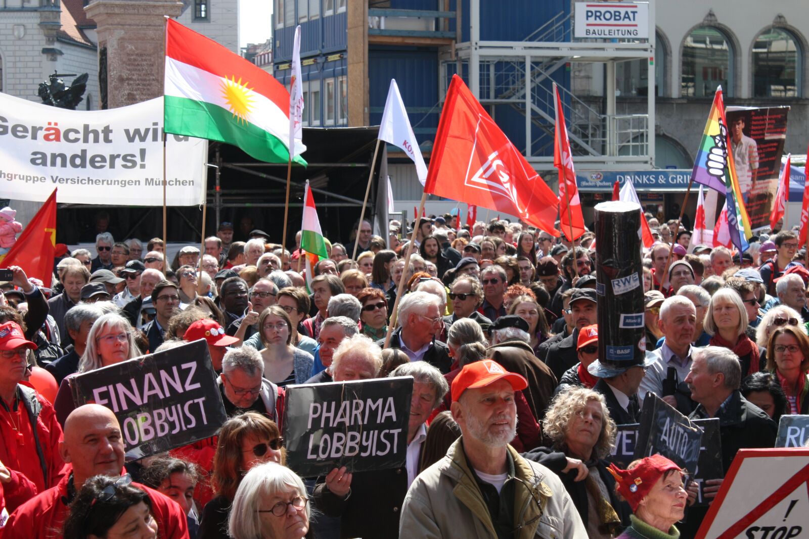 Canon EOS 450D (EOS Rebel XSi / EOS Kiss X2) sample photo. May day celebrations, munich photography