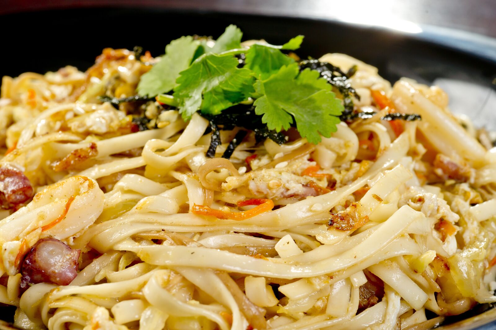 Sony Alpha DSLR-A850 sample photo. Noodles, seafood, fry photography