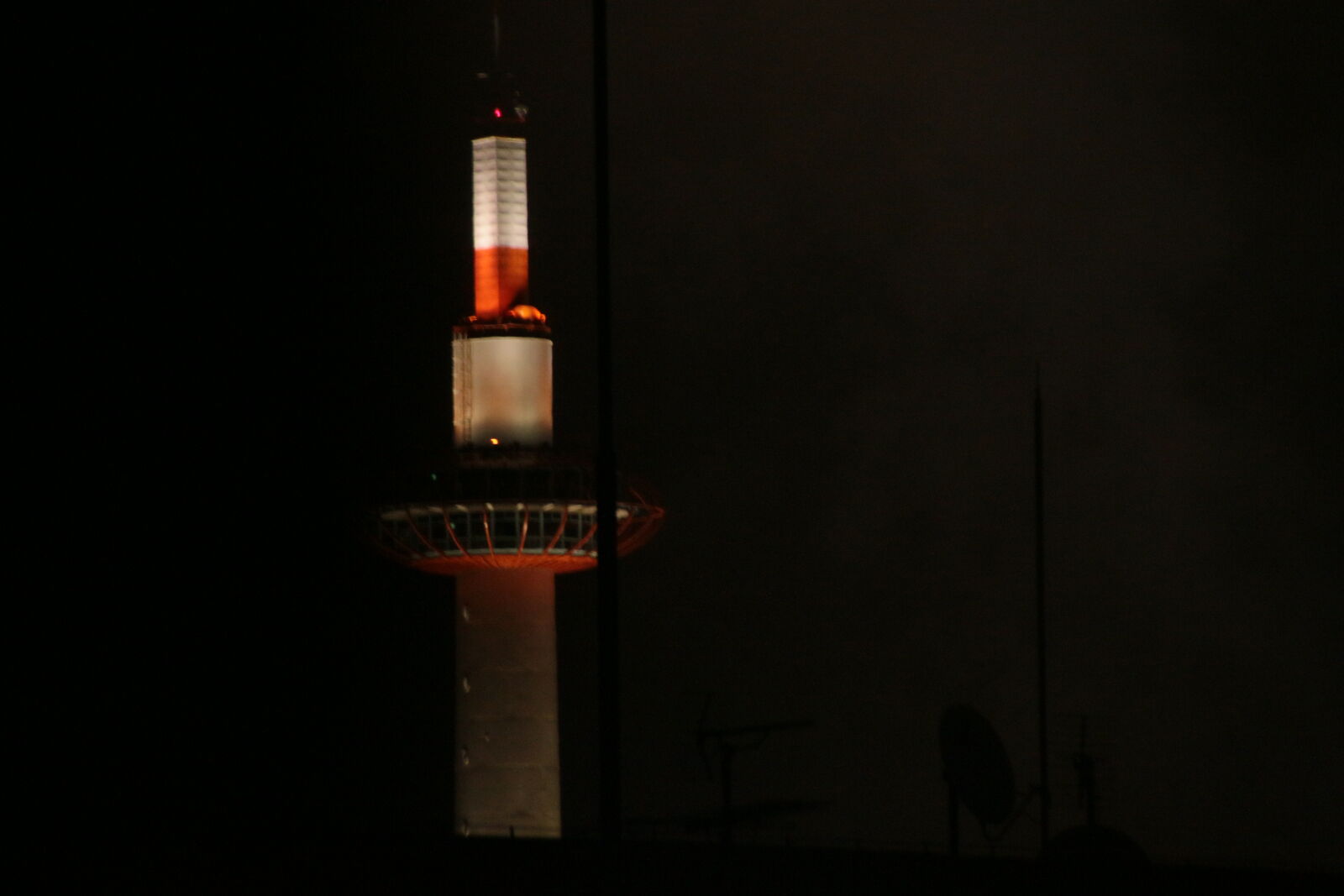 Canon EOS 70D + Tamron 18-270mm F3.5-6.3 Di II VC PZD sample photo. Industrial, night, tower photography