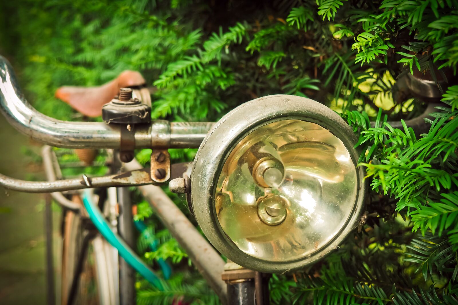 Olympus OM-D E-M10 sample photo. Bike, bicycle lamp, wheel photography