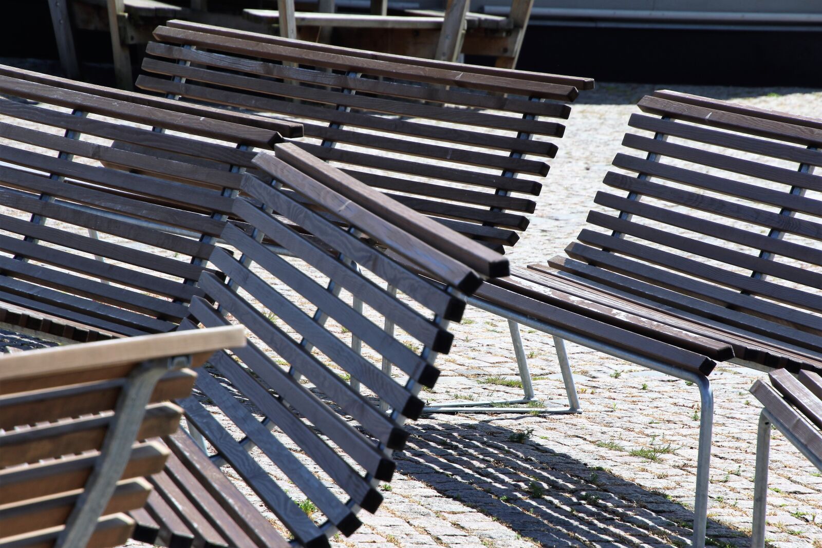 Canon EOS 7D Mark II sample photo. Benches, cobblestone, park, benches photography