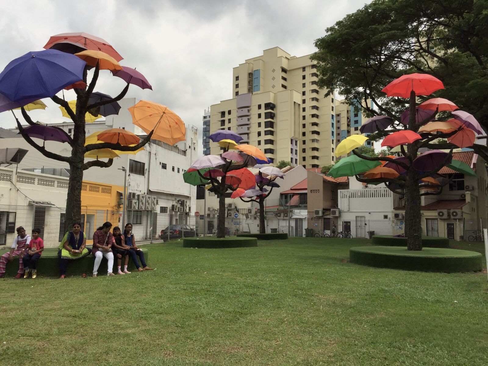 iPhone 6 Plus back camera 4.15mm f/2.2 sample photo. Park, park, bench, shade photography