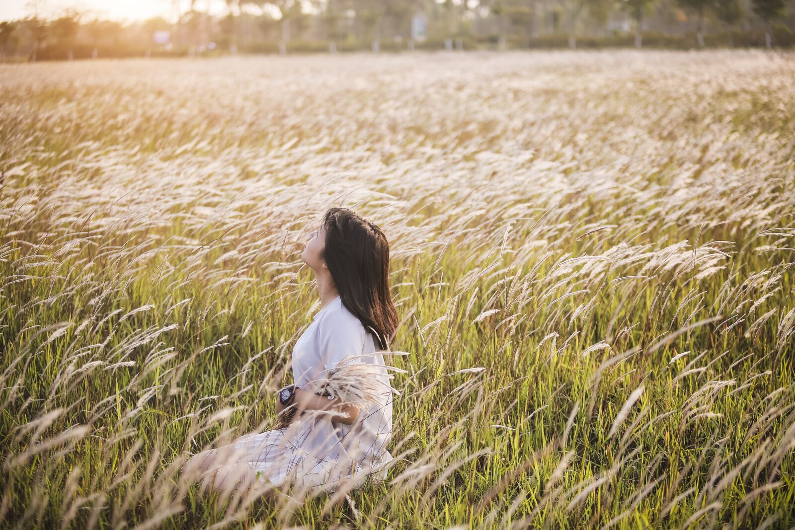 Canon EF 70-200mm F2.8L USM sample photo. Girl, grass, vietnam photography