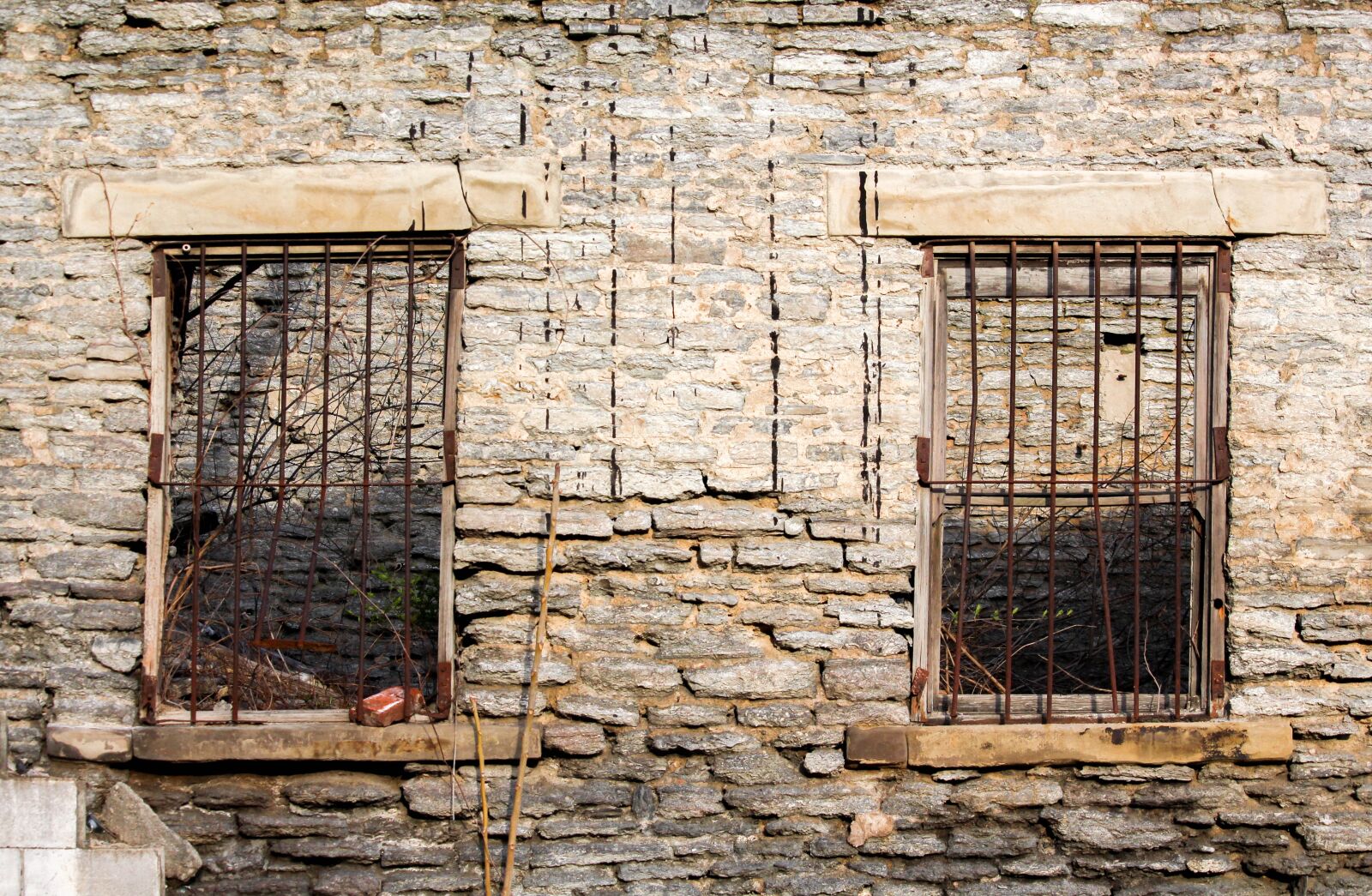 Canon EOS 700D (EOS Rebel T5i / EOS Kiss X7i) sample photo. Wall, old, brick photography