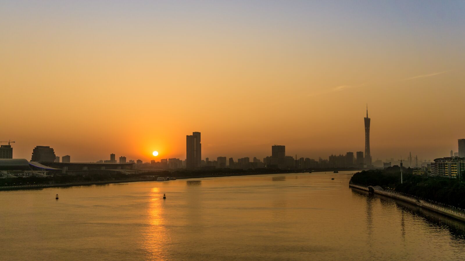 Sony E 16-50mm F3.5-5.6 PZ OSS sample photo. The sunset, city, the photography