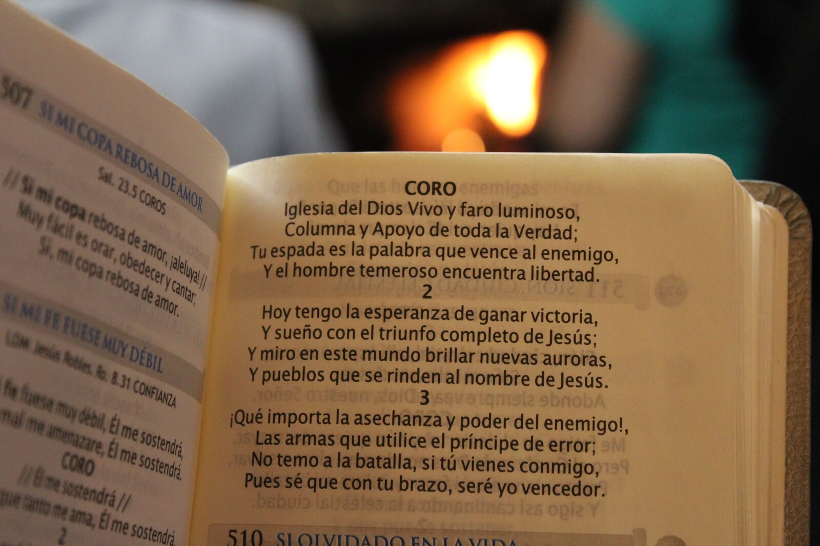 Canon EOS 1300D (EOS Rebel T6 / EOS Kiss X80) sample photo. Praise, hymn, religion photography
