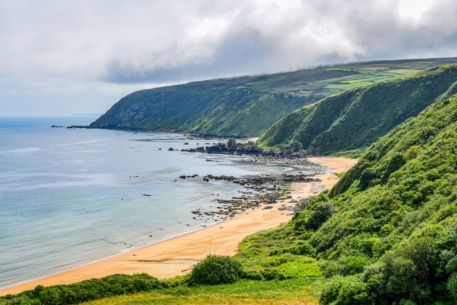 Nikon D5300 sample photo. Beach, cliffs, mountains photography