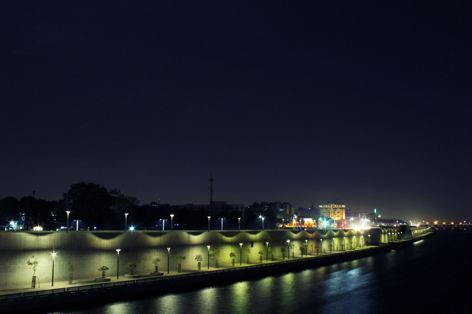 Canon EOS 600D (Rebel EOS T3i / EOS Kiss X5) sample photo. City, lights, night, lights photography