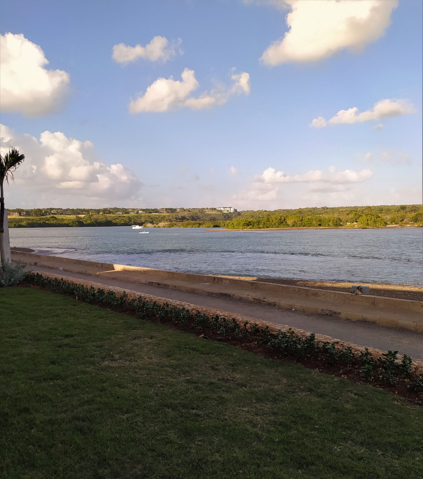 Xiaomi Redmi Note 8 sample photo. Rivera, nubes, sky photography