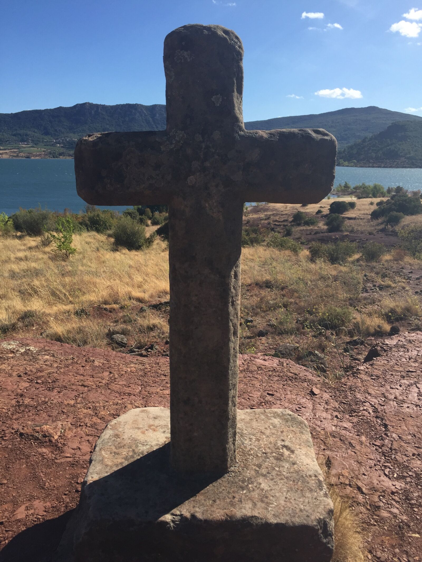 Apple iPhone 6 sample photo. Cross, france, lake photography