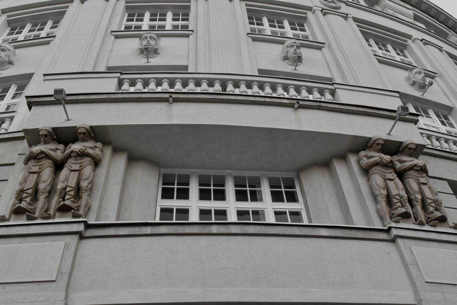 Nikon D5500 sample photo. Architecture, building, balcony, outdoors photography