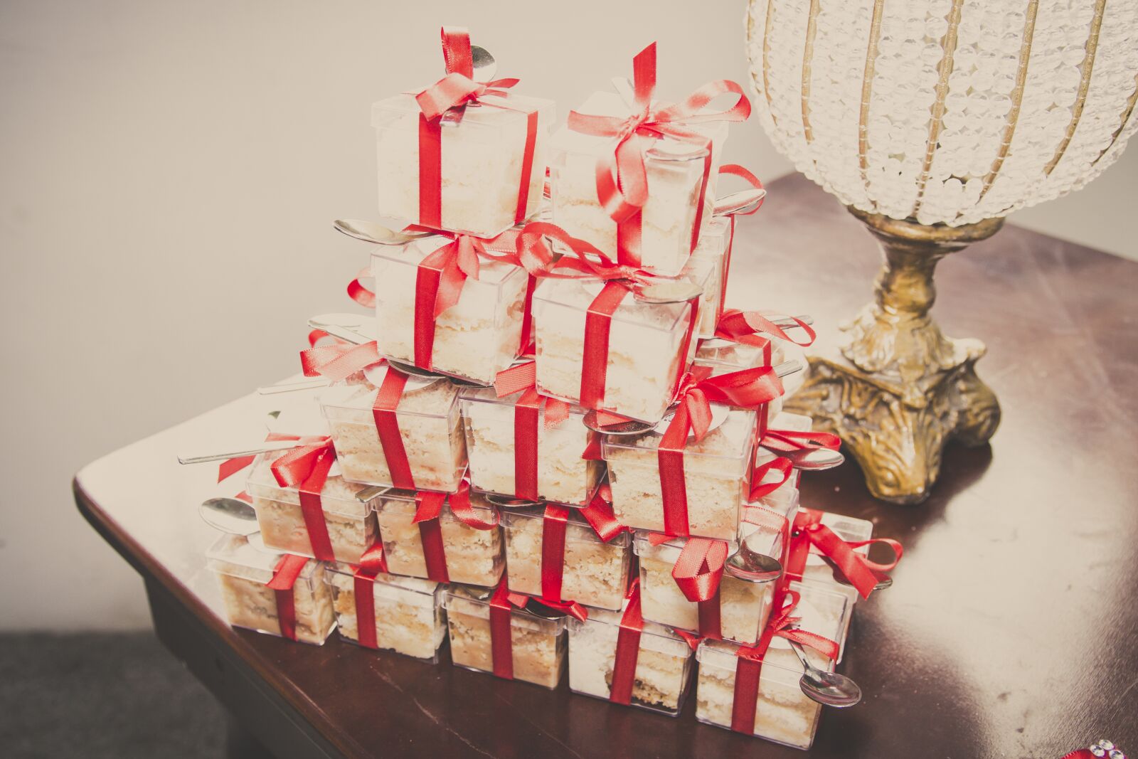 Canon EOS 700D (EOS Rebel T5i / EOS Kiss X7i) sample photo. Candy, marriage, table photography