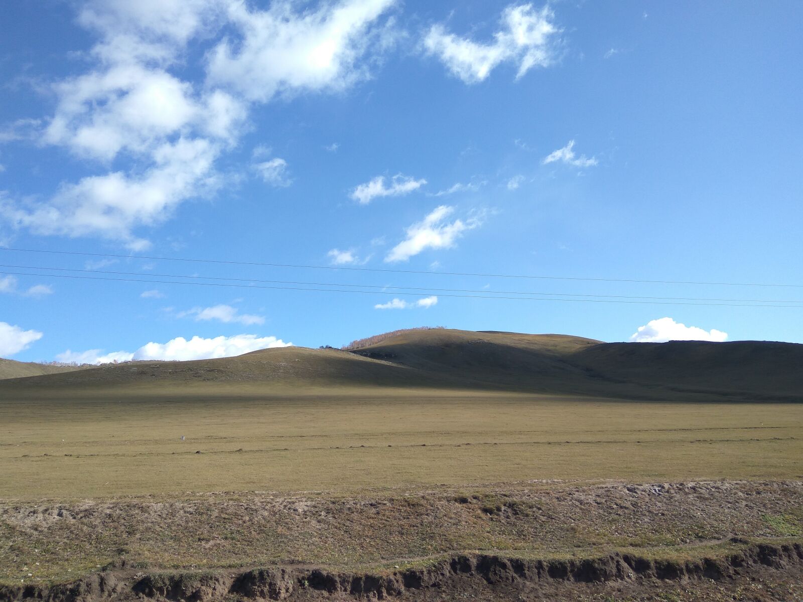 Xiaomi Redmi Note3 sample photo. Prairie, blue sky, white photography