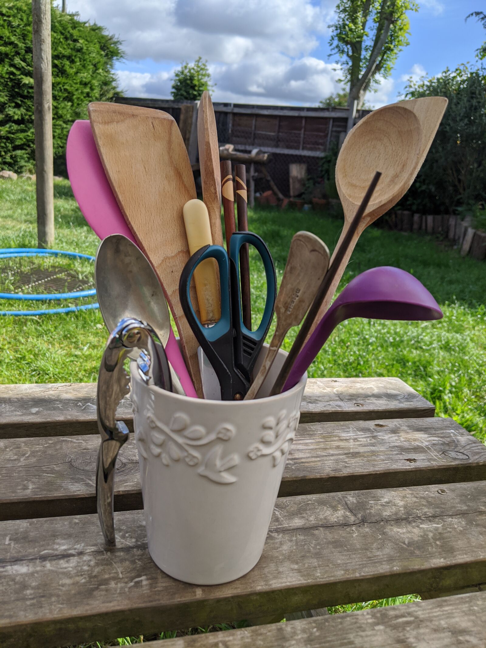 Google Pixel 3 XL sample photo. Utensils, still life, cutlery photography