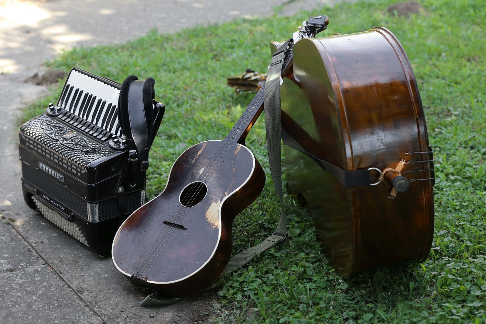 Canon EOS 6D sample photo. Acoustic guitar, accordion, cello photography