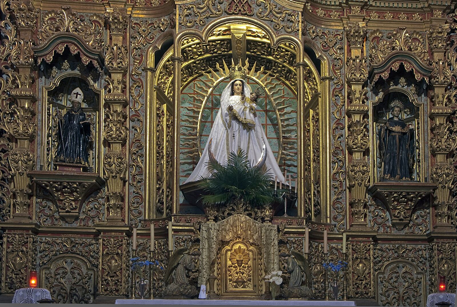 Canon EOS 350D (EOS Digital Rebel XT / EOS Kiss Digital N) sample photo. Church, statue, artwork photography